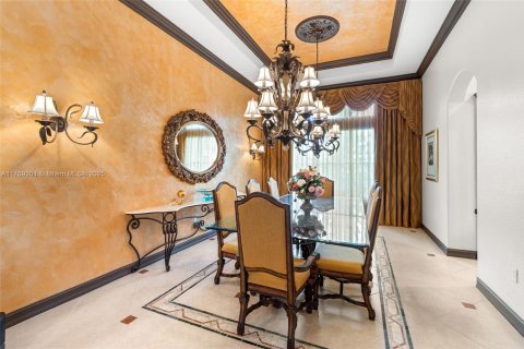 House in Davie, Florida 7 bedrooms, 418.62 sq.m. № 2046068 - photo 22