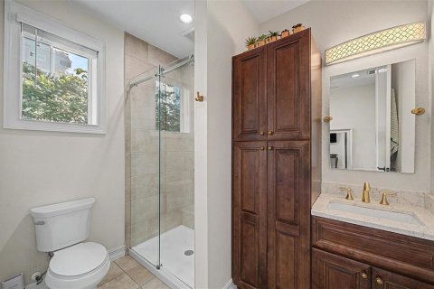 Townhouse in Tampa, Florida 3 bedrooms, 135.54 sq.m. № 2200687 - photo 20