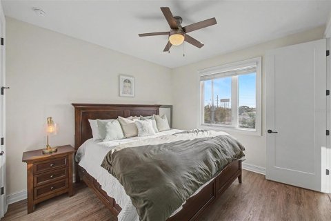 Townhouse in Tampa, Florida 3 bedrooms, 135.54 sq.m. № 2200687 - photo 12