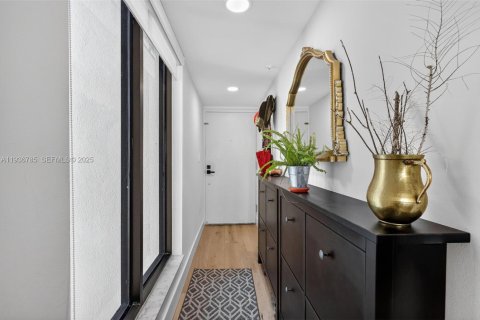 Copropriété à vendre à Coral Gables, Floride: 2 chambres, 89.19 m2 № 1994638 - photo 4