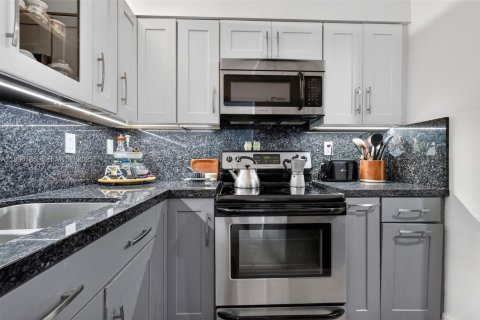 Copropriété à vendre à Coral Gables, Floride: 2 chambres, 89.19 m2 № 1994638 - photo 12