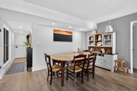 Copropriété à vendre à Coral Gables, Floride: 2 chambres, 89.19 m2 № 1994638 - photo 10