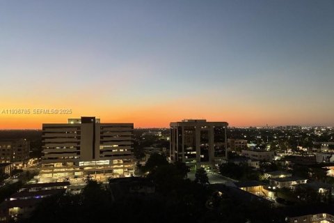 Copropriété à vendre à Coral Gables, Floride: 2 chambres, 89.19 m2 № 1994638 - photo 30