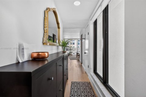 Copropriété à vendre à Coral Gables, Floride: 2 chambres, 89.19 m2 № 1994638 - photo 3