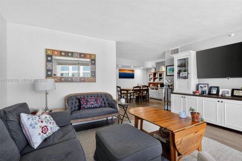 Copropriété à vendre à Coral Gables, Floride: 2 chambres, 89.19 m2 № 1994638 - photo 9