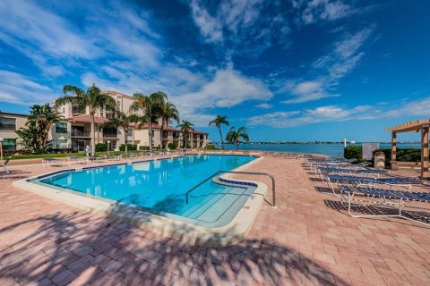 Condominio en venta en Saint Petersburg, Florida, 2 dormitorios, 95.69 m2 № 1769646 - foto 13