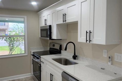 House in Hudson, Florida 3 bedrooms, 140.47 sq.m. № 2132431 - photo 7
