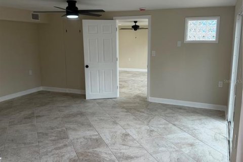 House in Hudson, Florida 3 bedrooms, 140.47 sq.m. № 2132431 - photo 9