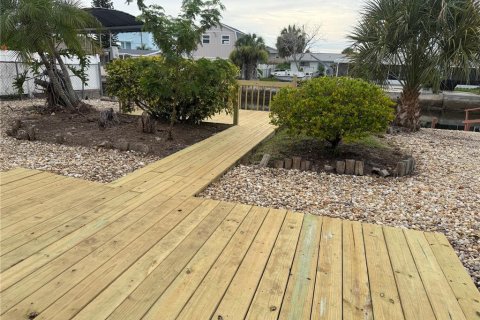 House in Hudson, Florida 3 bedrooms, 140.47 sq.m. № 2132431 - photo 23