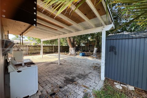 Casa en venta en Pompano Beach, Florida, 2 dormitorios № 1982834 - foto 10
