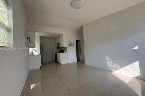Casa en venta en Pompano Beach, Florida, 2 dormitorios № 1982834 - foto 3