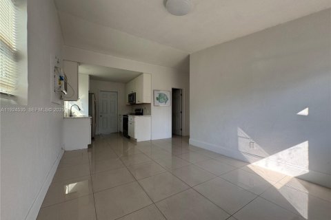Casa en venta en Pompano Beach, Florida, 2 dormitorios № 1982834 - foto 8