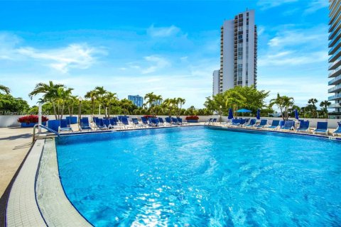 Condo in Aventura, Florida, 2 bedrooms  № 1930136 - photo 5