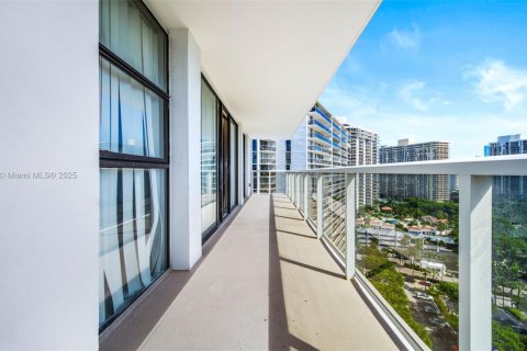 Condo in Aventura, Florida, 2 bedrooms  № 1930136 - photo 9