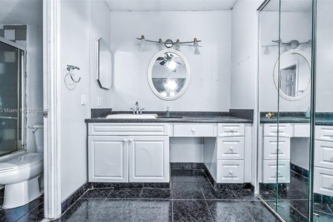 Condo in Aventura, Florida, 2 bedrooms  № 1930136 - photo 16