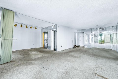 Condo in Aventura, Florida, 2 bedrooms  № 1930136 - photo 11