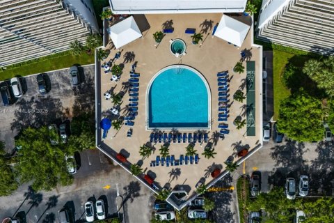 Condo in Aventura, Florida, 2 bedrooms  № 1930136 - photo 4
