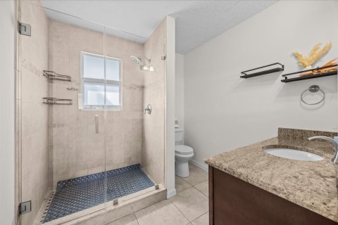 House in Jupiter, Florida 4 bedrooms, 235.04 sq.m. № 2365208 - photo 25