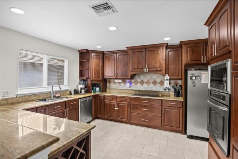House in Jupiter, Florida 4 bedrooms, 235.04 sq.m. № 2365208 - photo 13