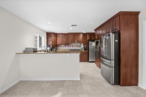 House in Jupiter, Florida 4 bedrooms, 235.04 sq.m. № 2365208 - photo 11