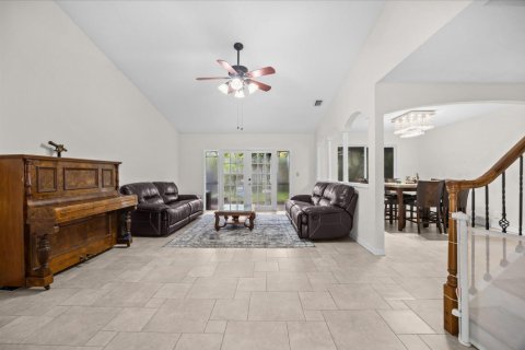 House in Jupiter, Florida 4 bedrooms, 235.04 sq.m. № 2365208 - photo 30
