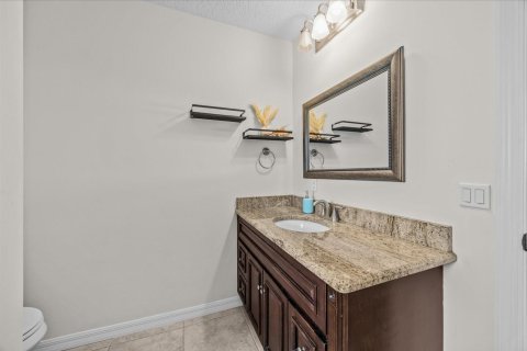 House in Jupiter, Florida 4 bedrooms, 235.04 sq.m. № 2365208 - photo 26