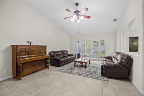 House in Jupiter, Florida 4 bedrooms, 235.04 sq.m. № 2365208 - photo 3