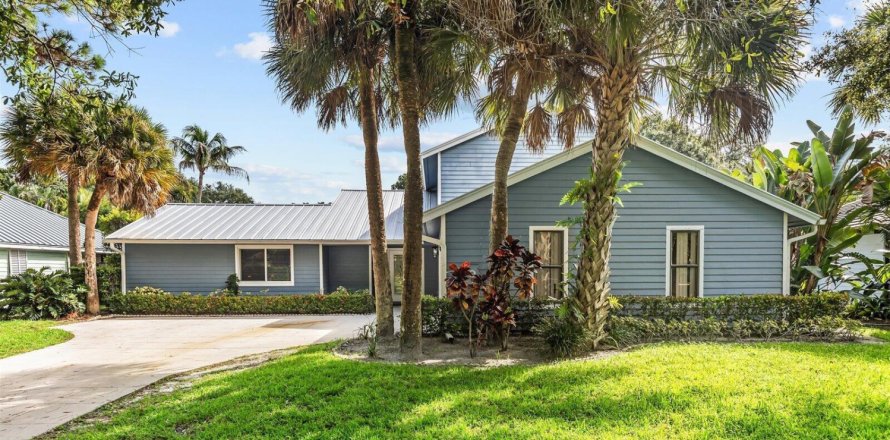 House in Jupiter, Florida 4 bedrooms, 235.04 sq.m. № 2365208