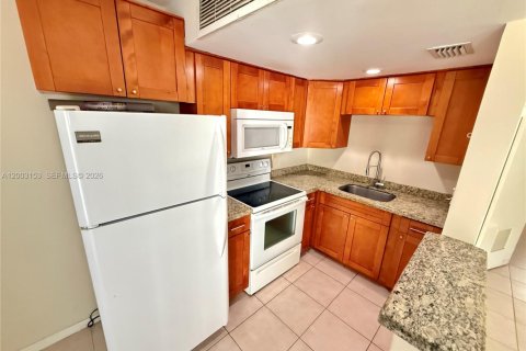 Снять в аренду кондоминиум в Форт-Лодердейл, Флорида 1 спальня, 44.59м2, № 2066718 - фото 5