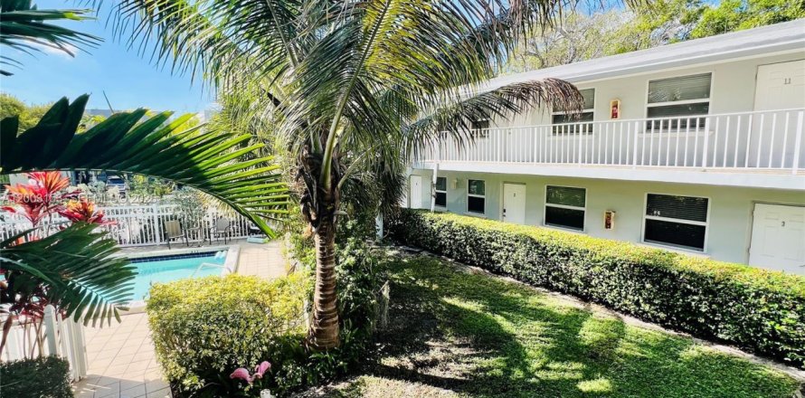 Кондоминиум с 1 спальней в Форт-Лодердейл, Флорида № 2066718