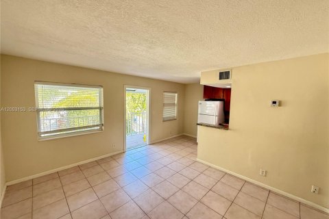 Снять в аренду кондоминиум в Форт-Лодердейл, Флорида 1 спальня, 44.59м2, № 2066718 - фото 4