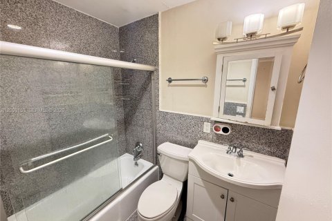 Снять в аренду кондоминиум в Форт-Лодердейл, Флорида 1 спальня, 44.59м2, № 2066718 - фото 8