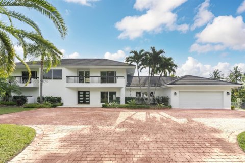 House in Coral Gables, Florida 7 bedrooms, 598.01 sq.m. № 2075172