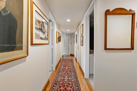 Купить кондоминиум в Майами, Флорида 3 спальни, 150.87м2, № 2088803 - фото 19