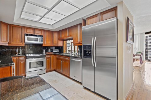 Купить кондоминиум в Майами, Флорида 3 спальни, 150.87м2, № 2088803 - фото 17