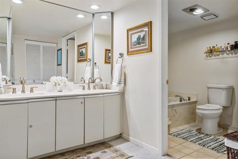 Купить кондоминиум в Майами, Флорида 3 спальни, 150.87м2, № 2088803 - фото 10