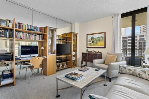 Купить кондоминиум в Майами, Флорида 3 спальни, 150.87м2, № 2088803 - фото 13