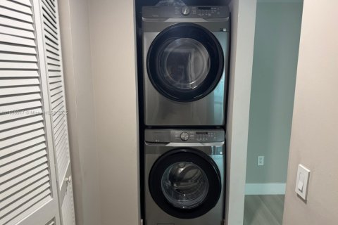 Снять в аренду кондоминиум в Майами, Флорида 2 спальни, 117.71м2, № 2014207 - фото 24