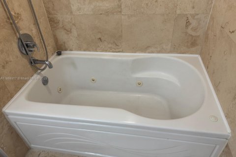 Снять в аренду кондоминиум в Майами, Флорида 2 спальни, 117.71м2, № 2014207 - фото 21