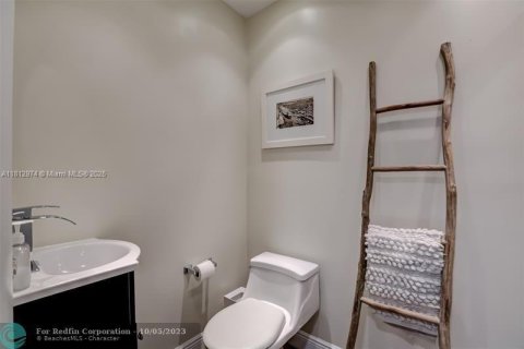 Condo in Hallandale Beach, Florida, 1 bedroom  № 1758689 - photo 13