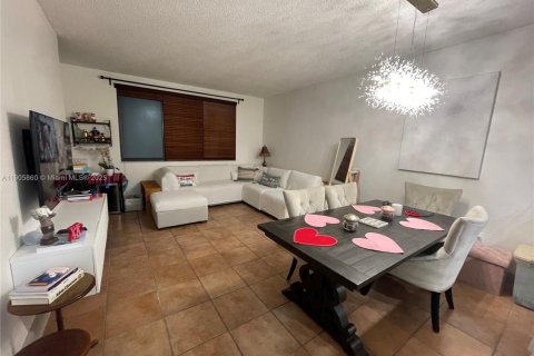 Condominio en alquiler en Miami, Florida, 1 dormitorio, 65.03 m2 № 1957032 - foto 9