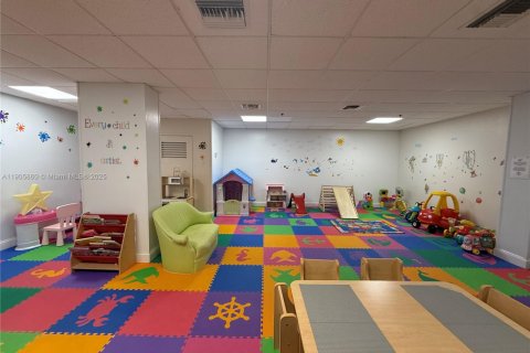 Condominio en alquiler en Miami, Florida, 1 dormitorio, 65.03 m2 № 1957032 - foto 14