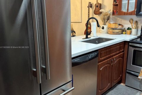 Condominio en alquiler en Miami, Florida, 1 dormitorio, 65.03 m2 № 1957032 - foto 7