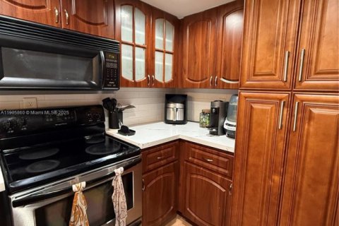 Condominio en alquiler en Miami, Florida, 1 dormitorio, 65.03 m2 № 1957032 - foto 3