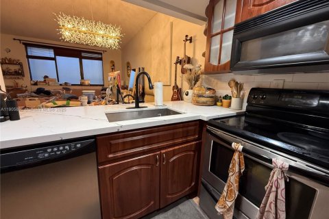 Condominio en alquiler en Miami, Florida, 1 dormitorio, 65.03 m2 № 1957032 - foto 4