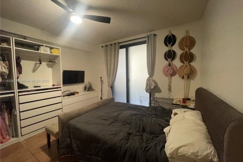 Condominio en alquiler en Miami, Florida, 1 dormitorio, 65.03 m2 № 1957032 - foto 11