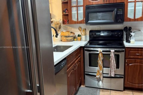 Condominio en alquiler en Miami, Florida, 1 dormitorio, 65.03 m2 № 1957032 - foto 6