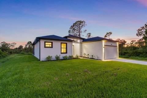 Villa ou maison à vendre à Port Charlotte, Floride: 3 chambres, 156.91 m2 № 1873587 - photo 4