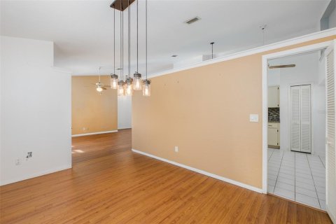 House in New Port Richey, Florida 3 bedrooms, 161.28 sq.m. № 2420119 - photo 15