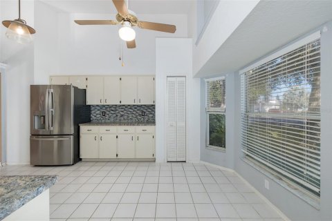House in New Port Richey, Florida 3 bedrooms, 161.28 sq.m. № 2420119 - photo 11